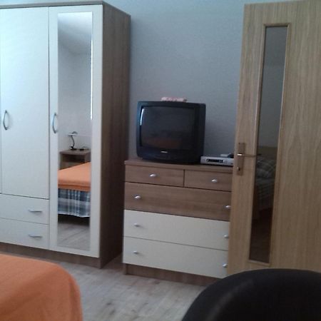Apartments Batarilo Gornji Karin Zimmer foto